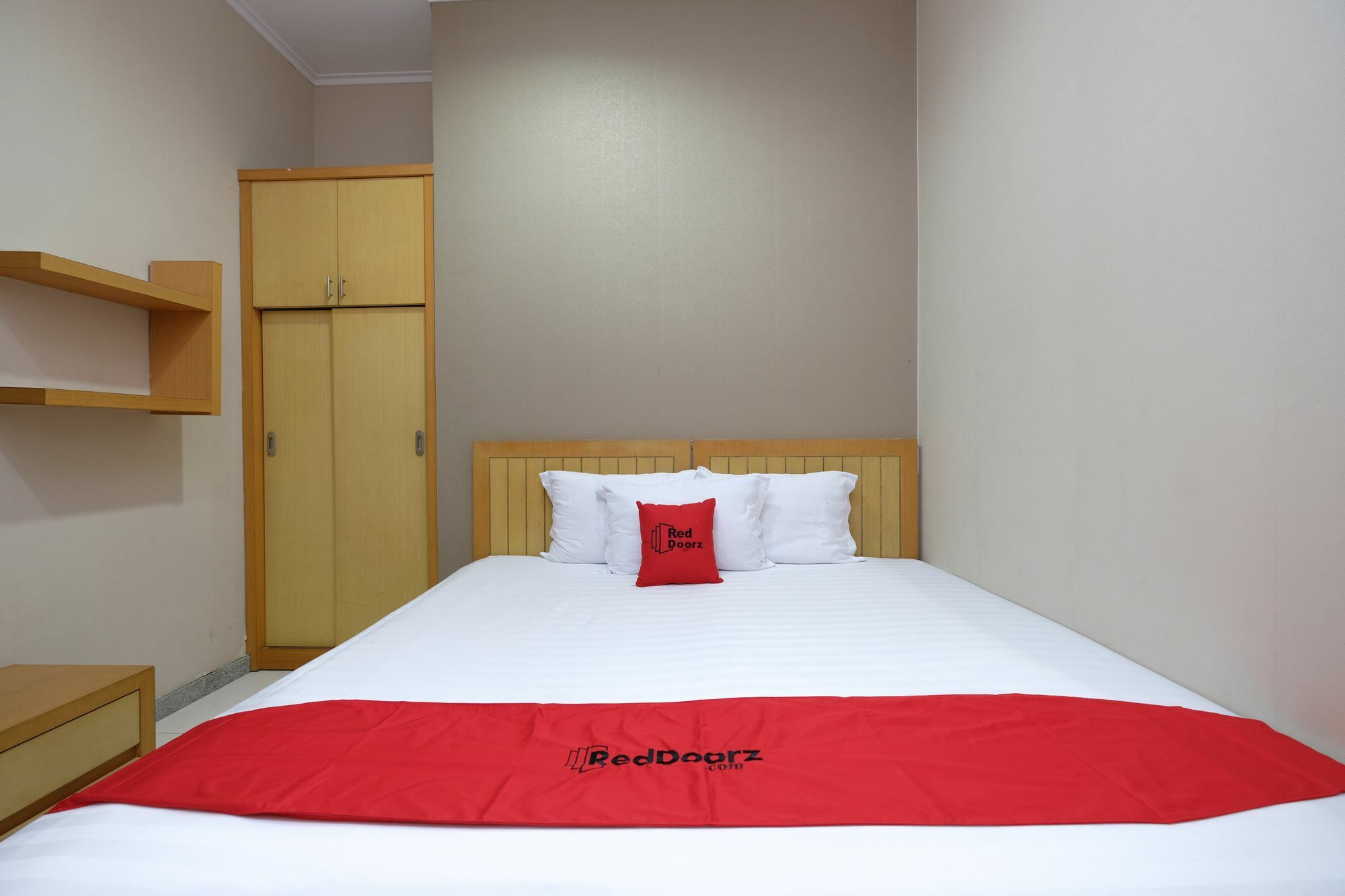 Reddoorz Plus Near Simpang Lima 三宝垄 外观 照片
