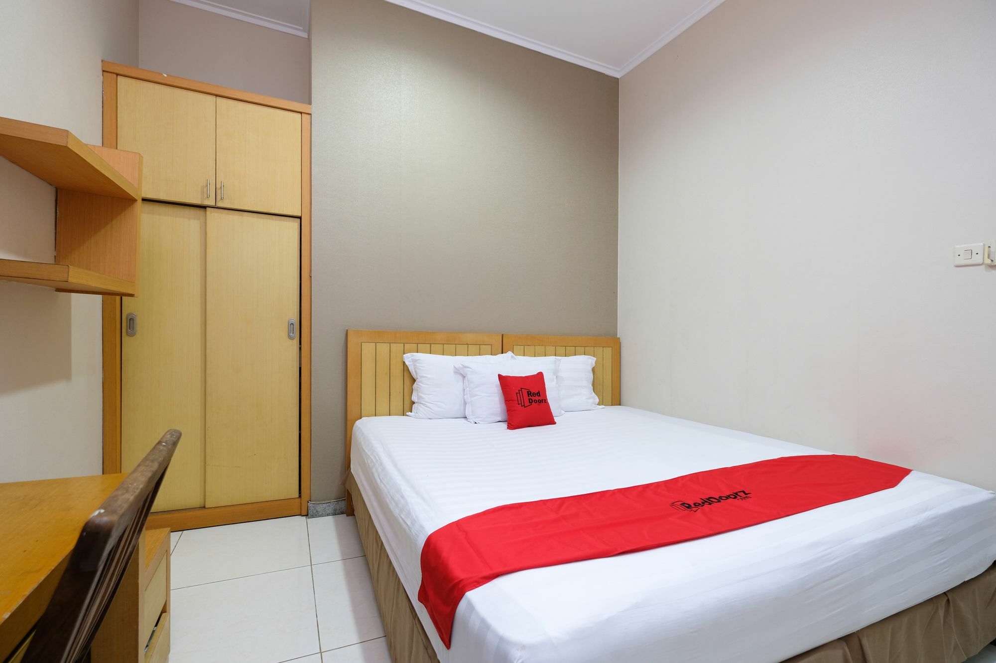 Reddoorz Plus Near Simpang Lima 三宝垄 外观 照片