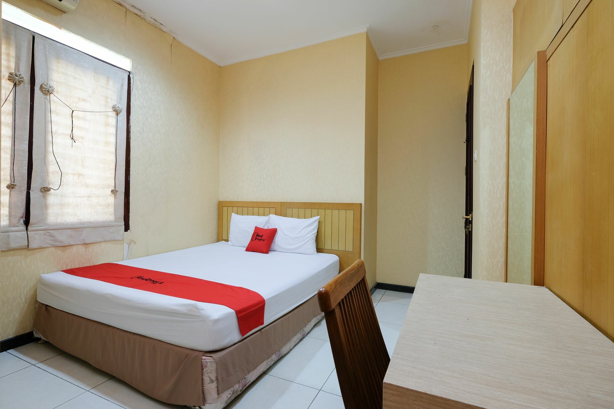 Reddoorz Plus Near Simpang Lima 三宝垄 外观 照片