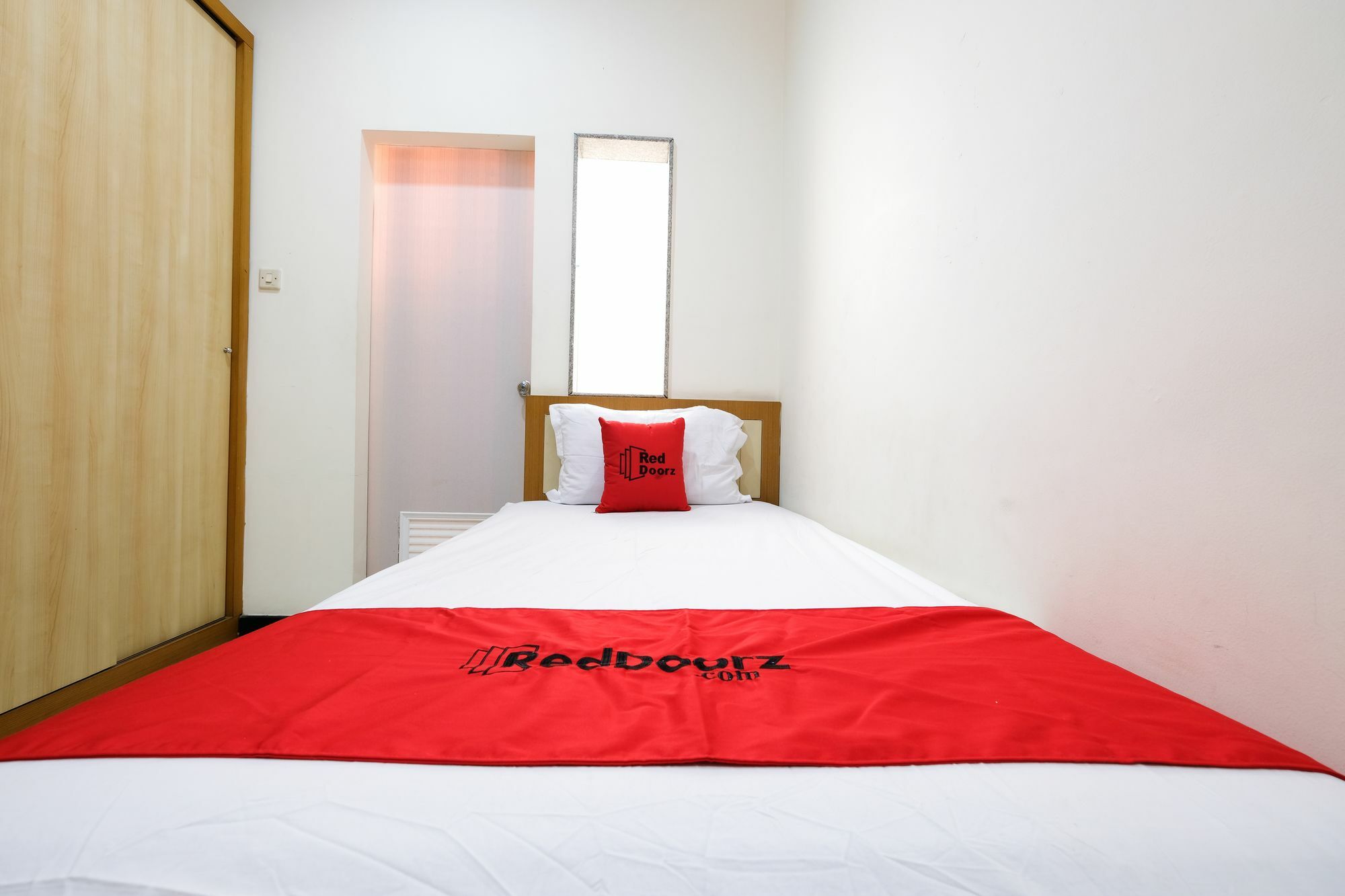 Reddoorz Plus Near Simpang Lima 三宝垄 外观 照片