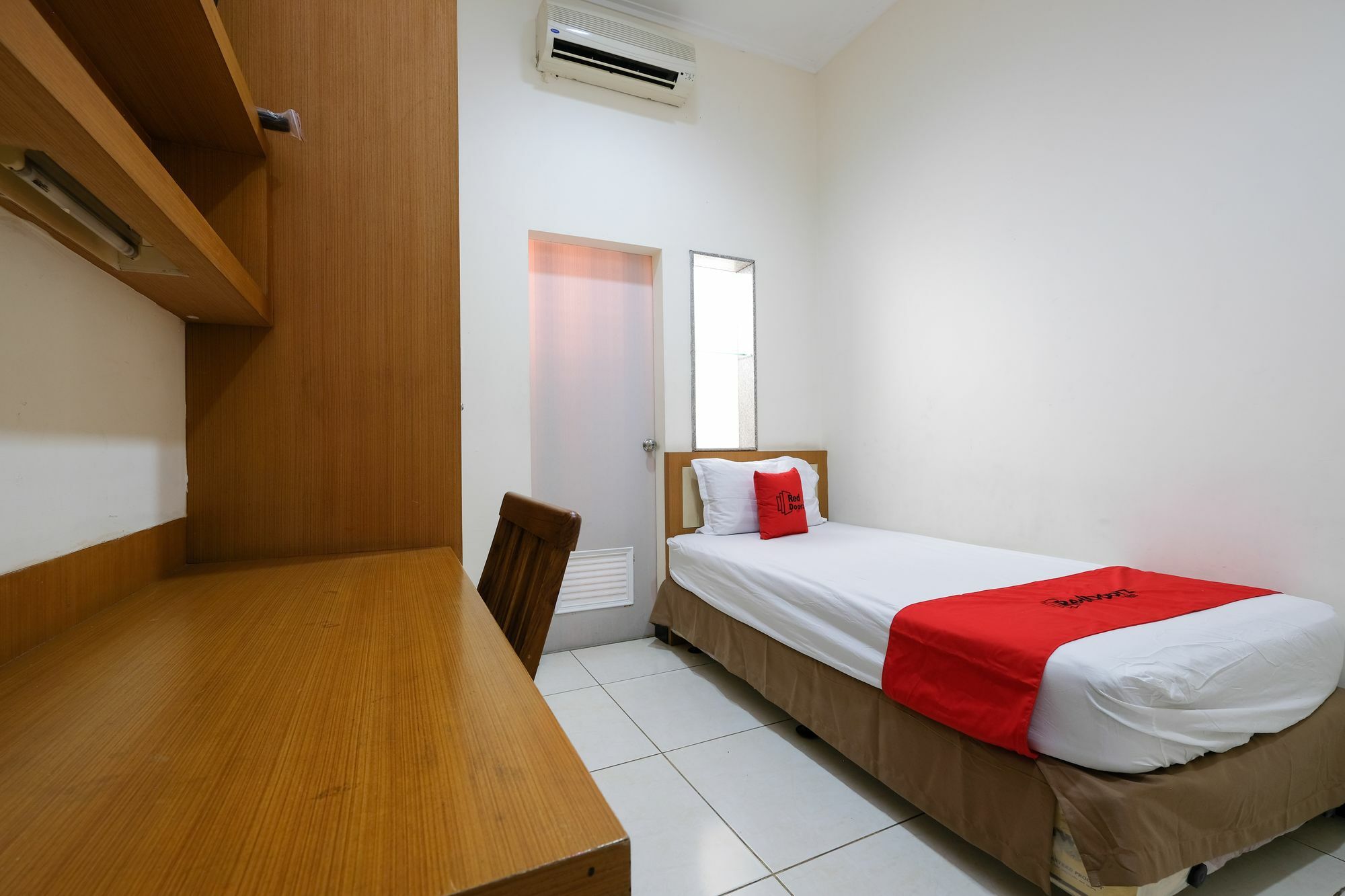 Reddoorz Plus Near Simpang Lima 三宝垄 外观 照片