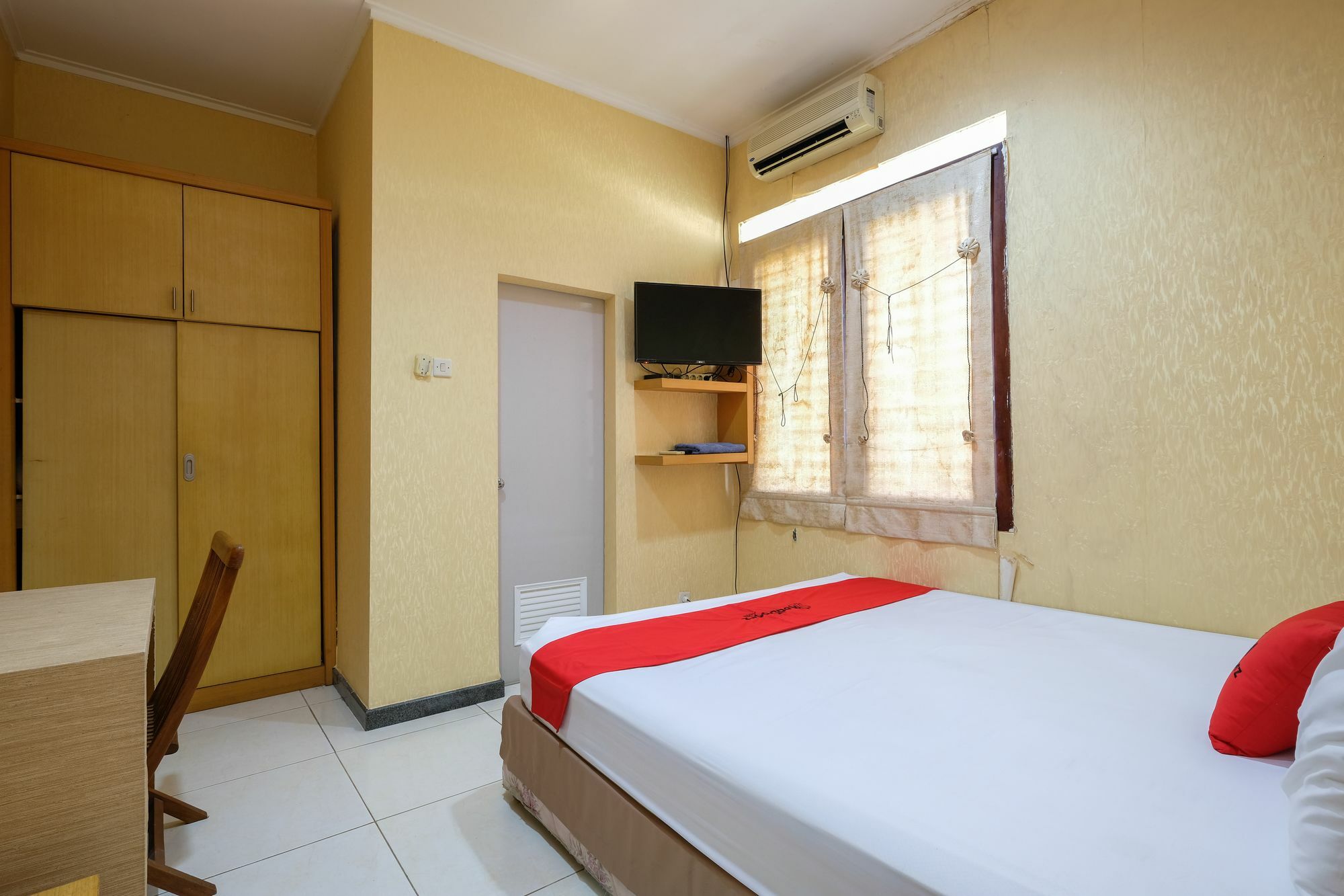 Reddoorz Plus Near Simpang Lima 三宝垄 外观 照片